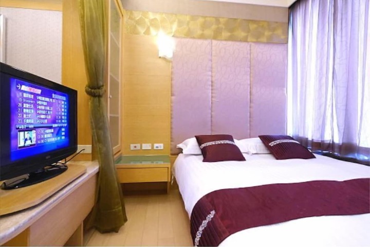 Room 70 of 98