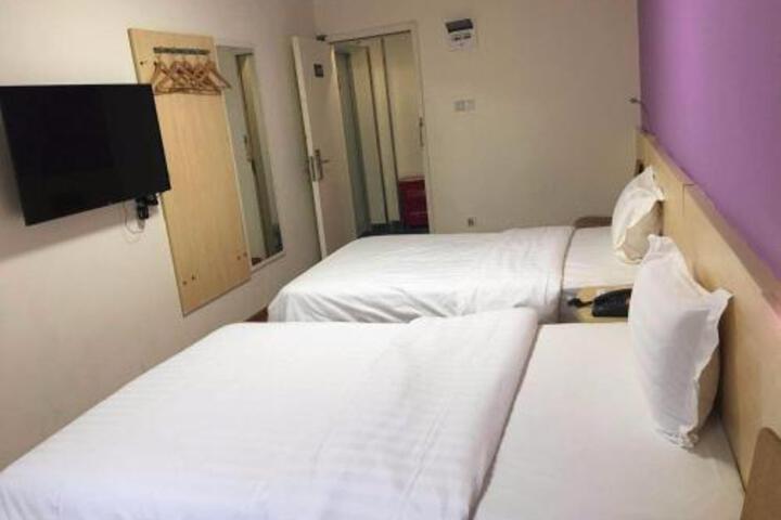 Room 3 of 3