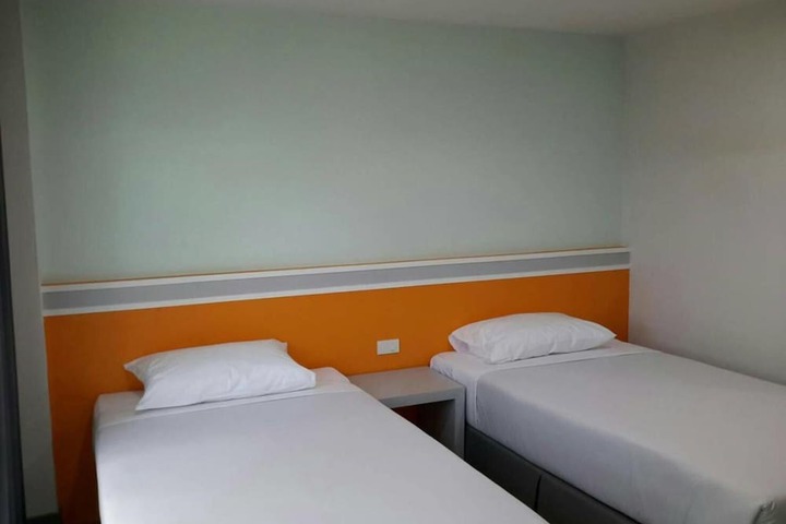 Room 11 of 37