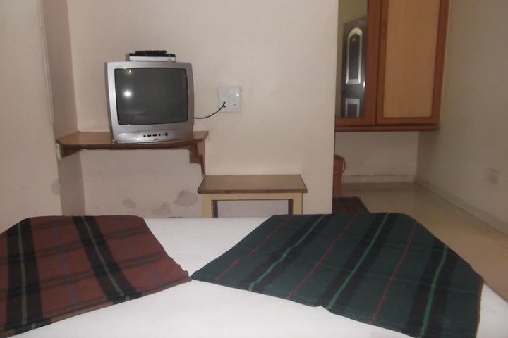 Room 9 of 22