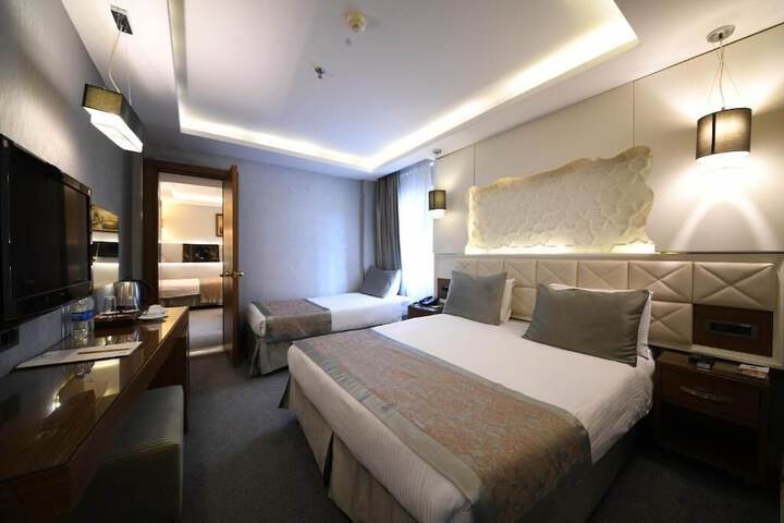 Room 3 of 46
