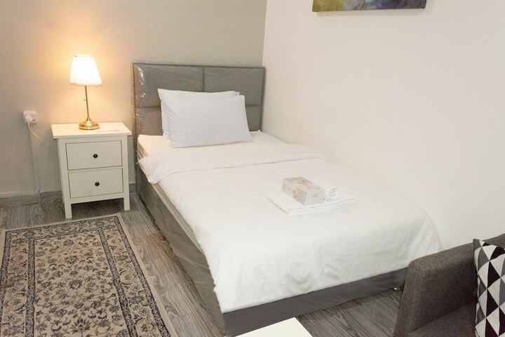 Room 5 of 33