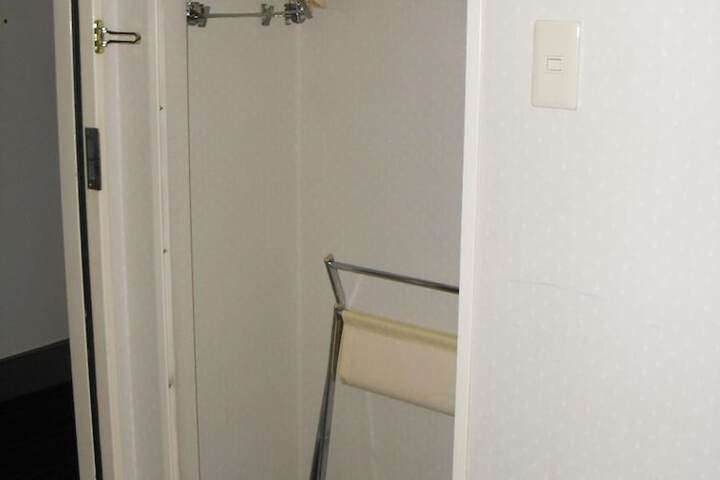 Room 8 of 42