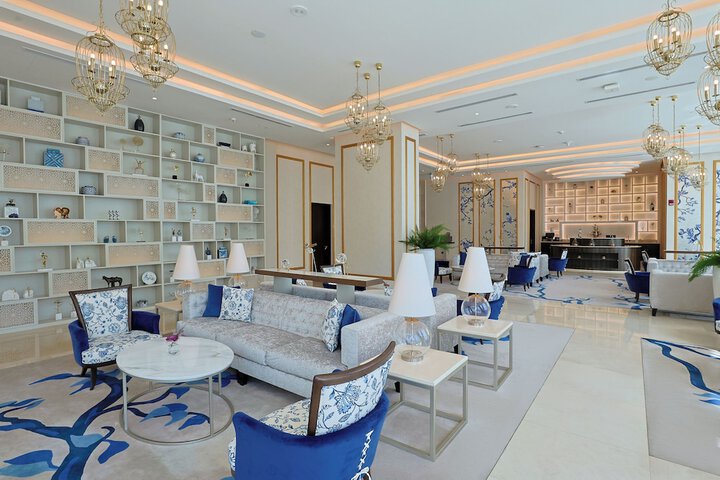 Lounge 68 of 70