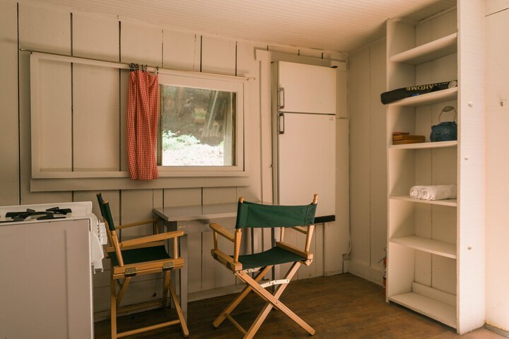 Room 49 of 143