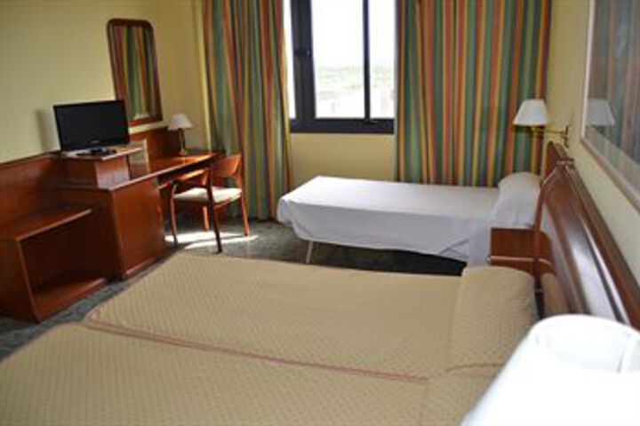 Room 13 of 26
