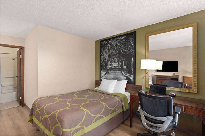 2 Double Beds (4 of 8)