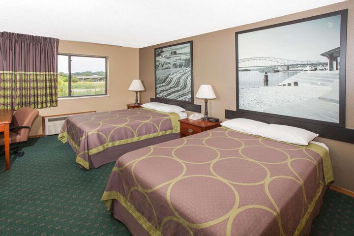2 Double Beds (2 of 5)