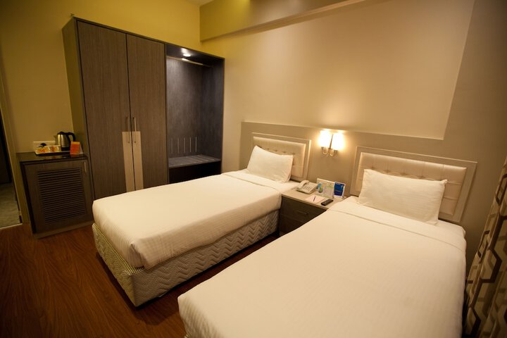 Room 5 of 49