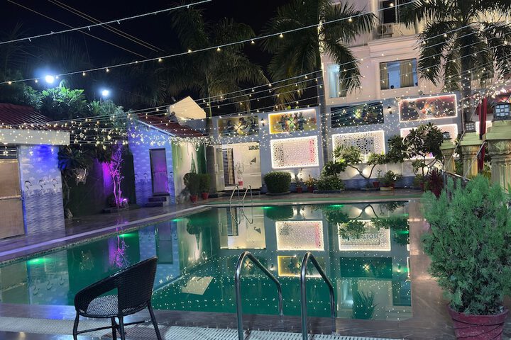 Pool 20 of 23