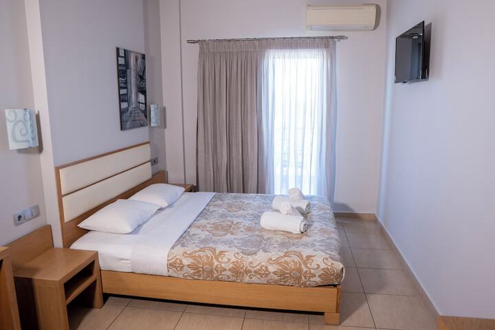 Room 34 of 105