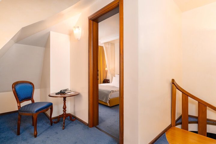 Room 35 of 159