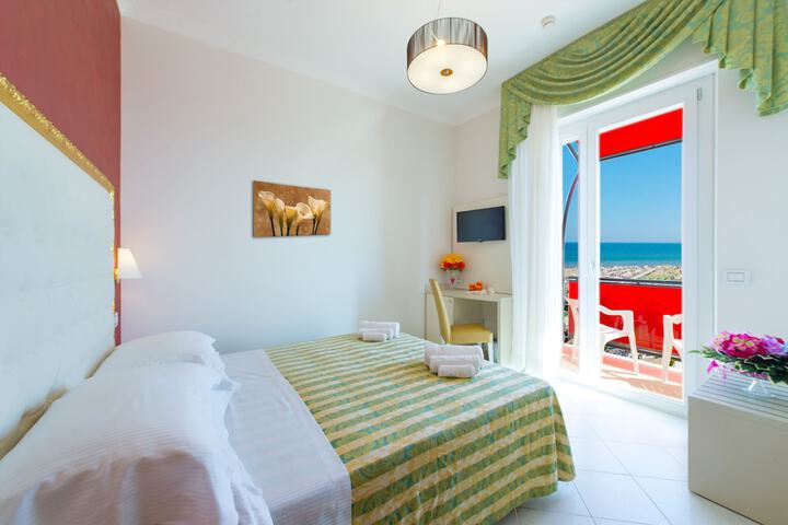 Room 20 of 76