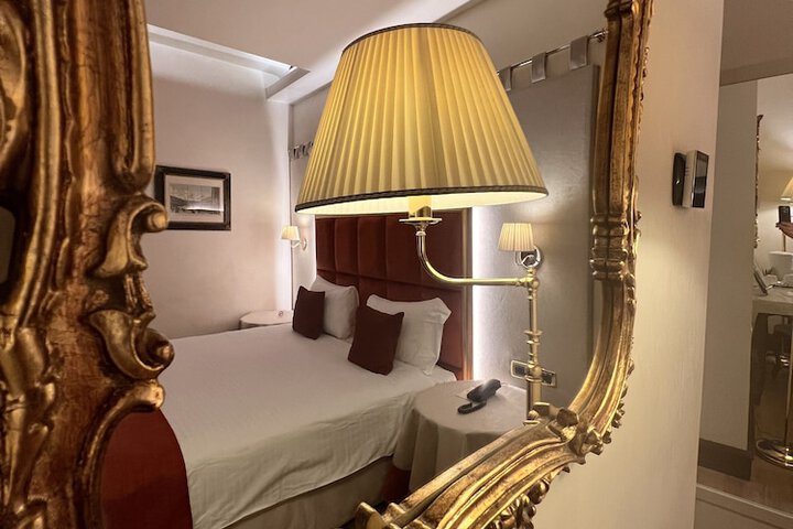 Room 80 of 290