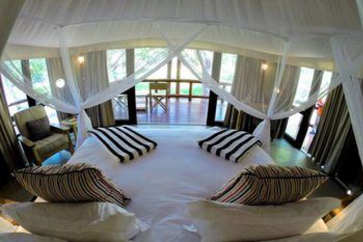 Room 10 of 29