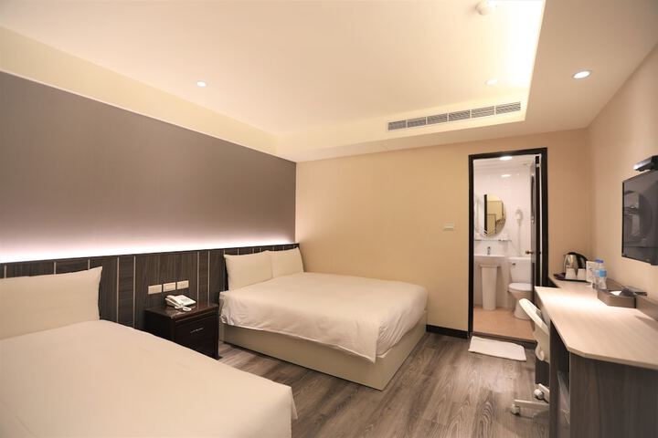 Room 41 of 79