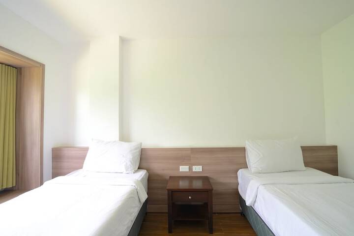 Room 6 of 30