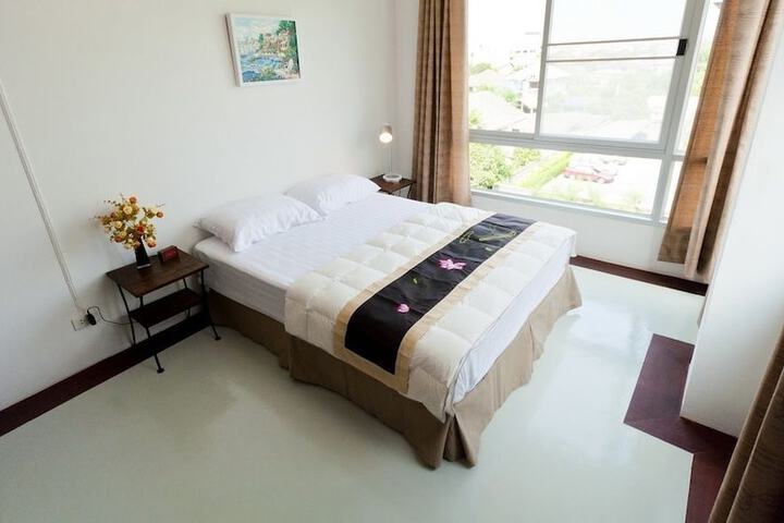 Room 15 of 48