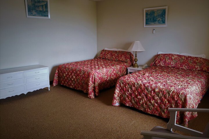 Room 4 of 18