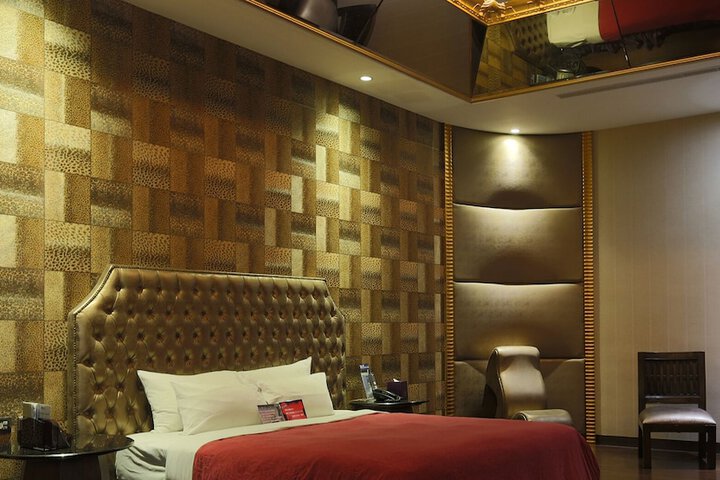 Royal Group Motel Ming Chen Branch