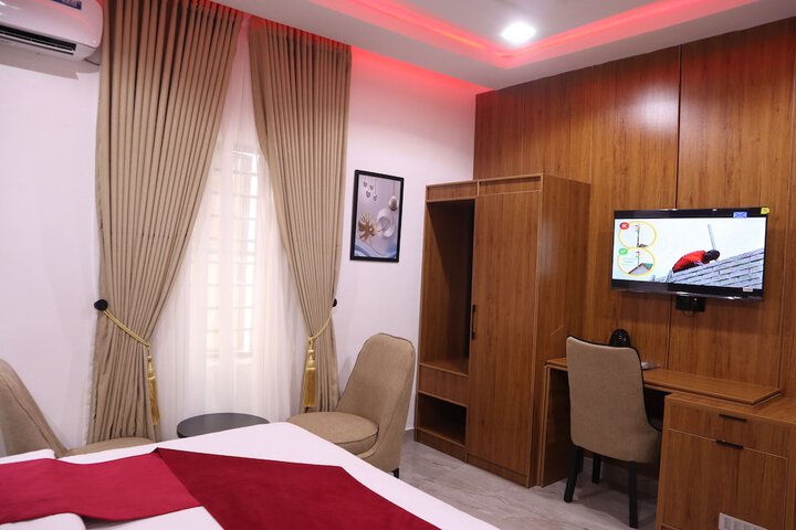Room 4 of 26