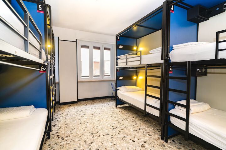 Room 14 of 62