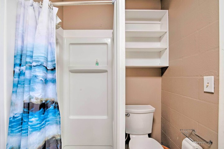 Room 16 of 32