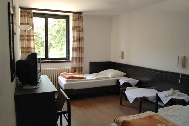 Room 5 of 68