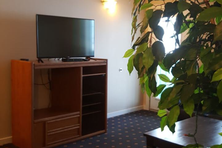 Room 16 of 37