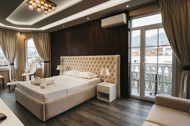 Room 11 of 23