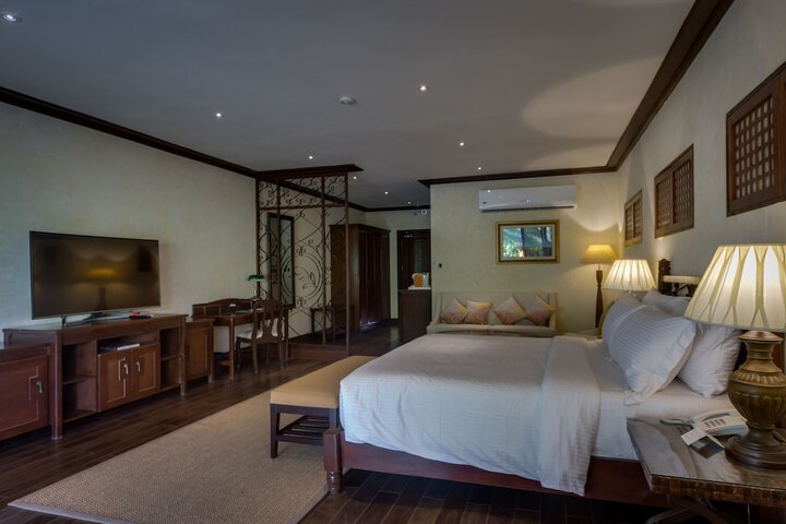 Room 13 of 51