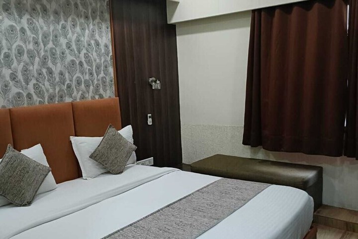Room 15 of 31