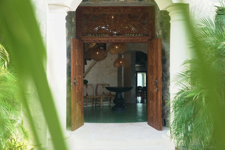 Hotel Interior 188 of 247