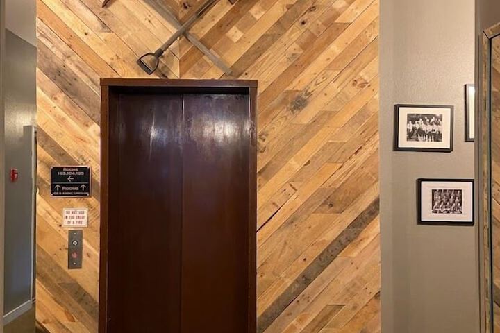 Hotel Interior 4 of 302