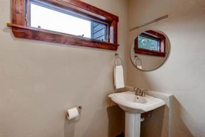 Room 8 of 25