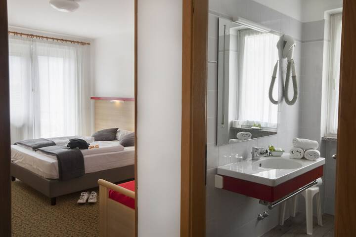 Room 20 of 73