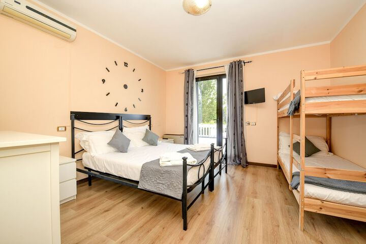 Room 4 of 50
