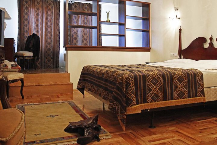 Room 4 of 49