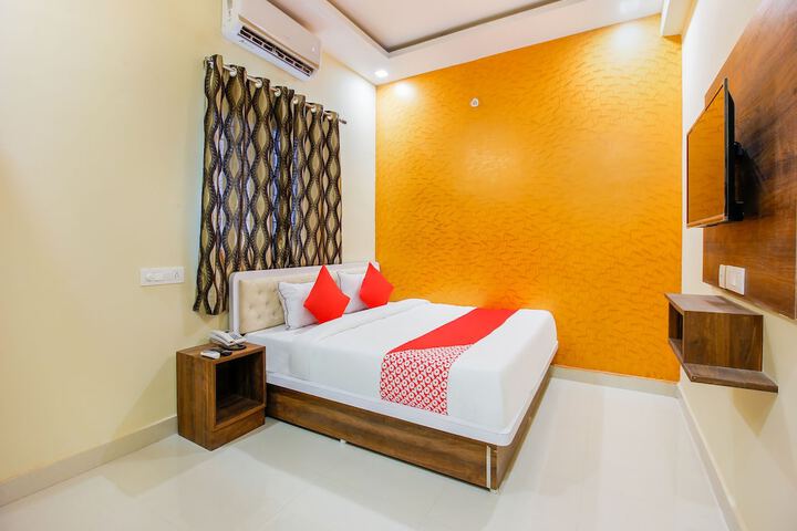 Room 15 of 27