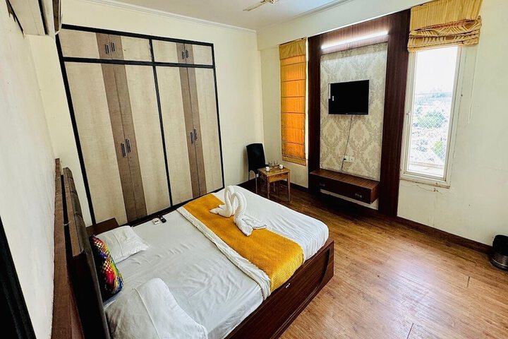 Room 14 of 27