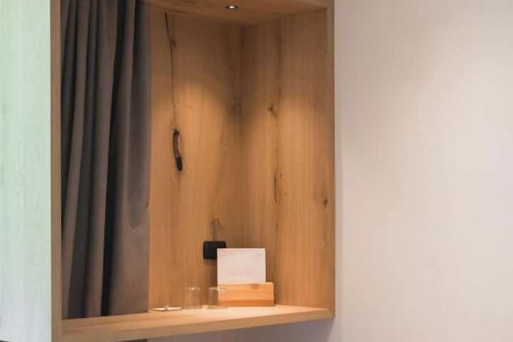 Room 47 of 173