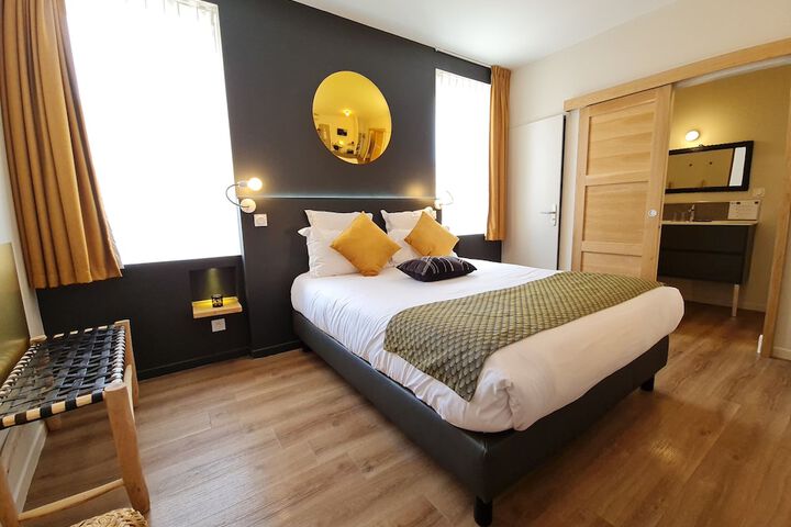 Room 16 of 208