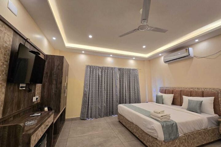 Room 17 of 44