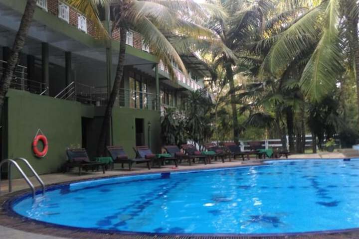 Pools & Facilities