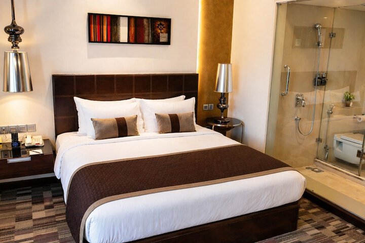 Room 28 of 79