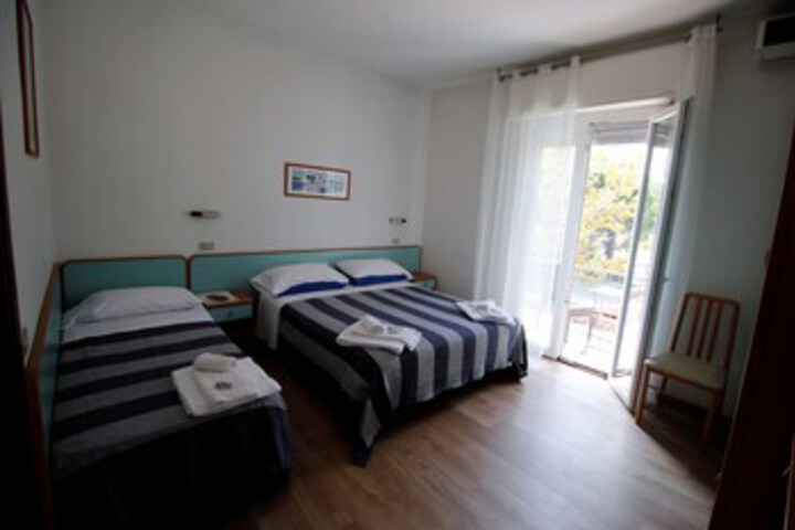 Room 11 of 23