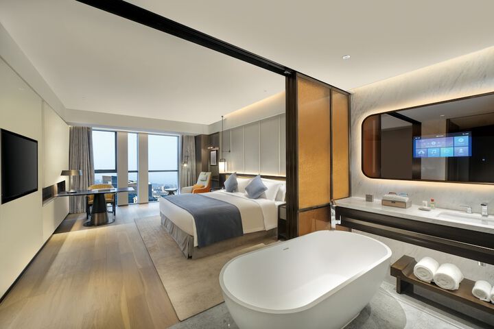 Room 43 of 92