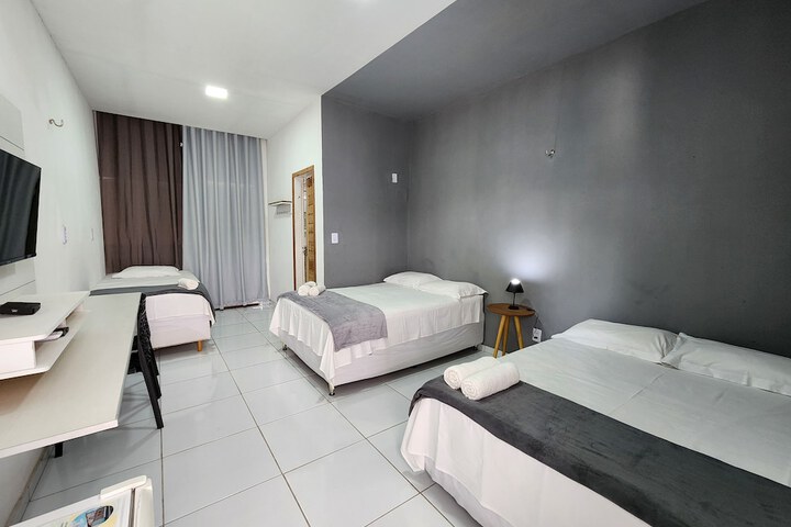 Room 2 of 31