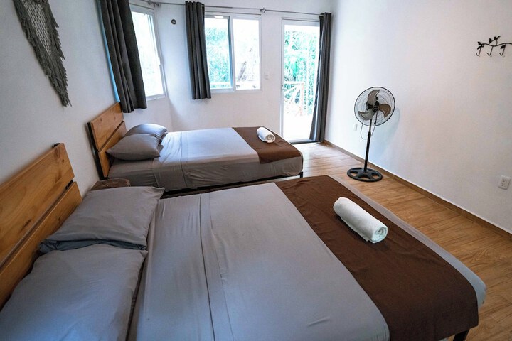 Room 33 of 103