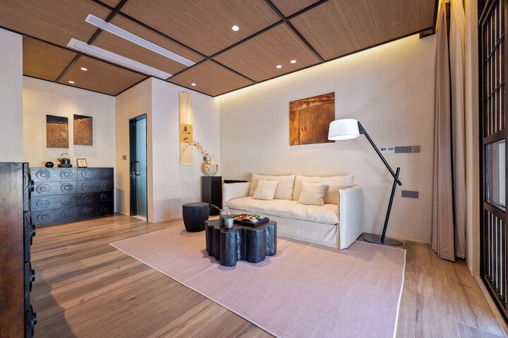 Room 25 of 58